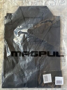 Magpul Men’s Short Sleeve Button-Up Shirt — Dark Gray/Light Black